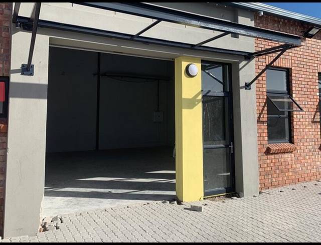 104M² WAREHOUSE TO LET IN OTTERY